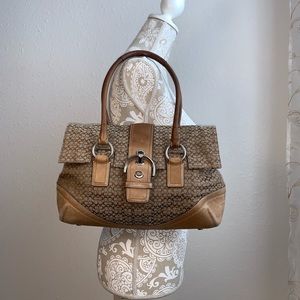 COACH F10929 Classic Large Signature Flap Satchel